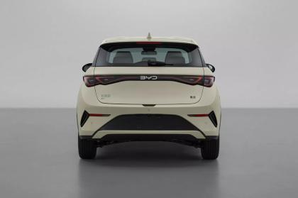 Όλα όσα γνωρίζουμε για το BYD Dolphin του 2026