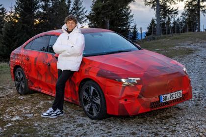 O Kimi Antonelli οδηγεί την νέα Mercedes-Benz CLA