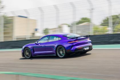 Η Porsche Taycan Turbo GT είναι το ταχύτερο EV μοντέλο στην πίστα του Interlagos