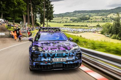 Νέο ρεκόρ ανάβασης για την πρωτότυπη Porsche Cayenne Electric [+video]