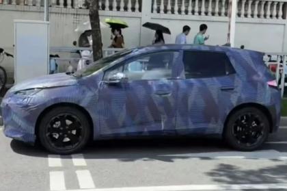 Απαθανατίστηκε το BYD Dolphin του 2026, οι πρώτες πληροφορίες