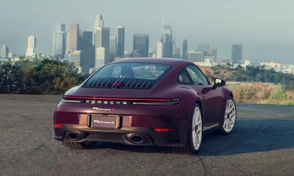 Η Porsche φέρνει πίσω το χειροκίνητο κιβώτιο για την 911 Carrera S