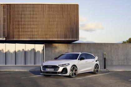 Η Audi επεκτείνει την οικογένεια του A5 με τέσσερις νέες εκδόσεις