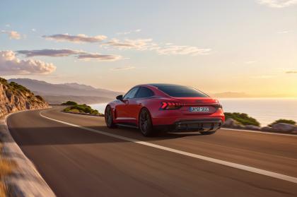 H Audi παρουσιάζει το e-tron GT quattro