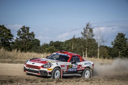 Θέαμα και διακρίσεις από την Abarth σε ράλι και πίστες