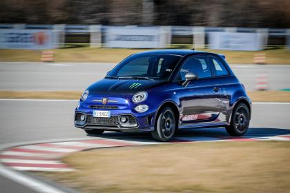 Tα Abarth 595 Monster Energy Yamaha και Scorpioneoro έρχονται στην Ελλάδα