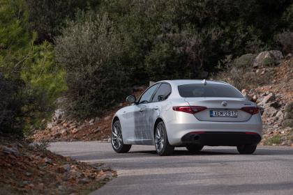 Alfa Romeo Giulia Sprint 2.0 ΤΒ 200PS