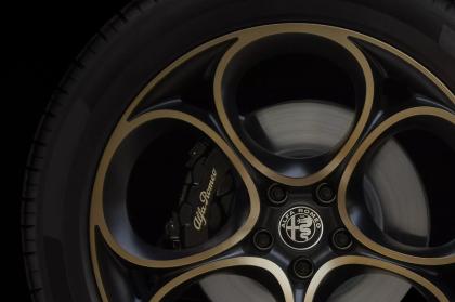 Ποια μοντέλα της Alfa Romeo θα «ντυθούν» με την ειδική έκδοση Intensa;