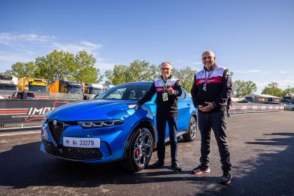 O Tavares οδηγεί την Alfa Romeo Tonale