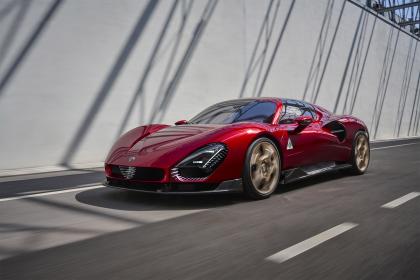 Η πρώτη δημόσια εμφάνιση της Alfa Romeo 33 Stradale