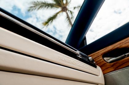 H Aston Martin αποκαλύπτει την Palm Beach Edition DB12 Volante