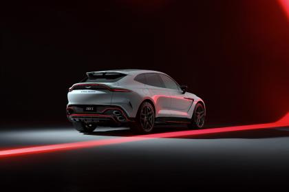 Ντεμπούτο για την νέα Aston Martin DBX S