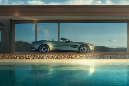 H Aston Martin παρουσίασε την roadster εκδοχή της Vanquish