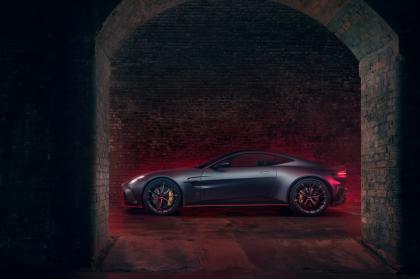 Επίσημο: Ιδού η νέα Aston Martin Vantage S