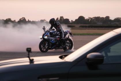 Κόντρα ανάμεσα σε BMW M5 CS και μια M 1000 RR