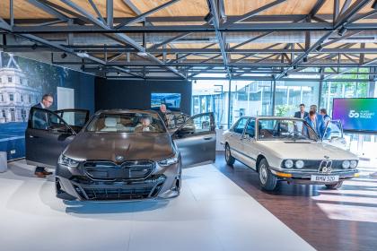 Η BMW γιορτάζει 50 χρόνια παραγωγής στο εργοστάσιο του Dingolfing