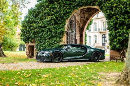 H 400η Bugatti Chiron