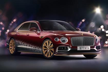 O Άγιος Βασίλης οδηγεί Bentley