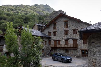 Το Cupra Tavascan στα… πάτρια εδάφη