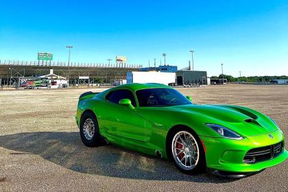 Ασυγκράτητο Dodge Viper με 3.000 ίππους στο δυναμόμετρο