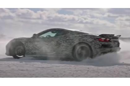 Δείτε την υβριδική Corvette E-Ray να Drift-άρει στο χιόνι