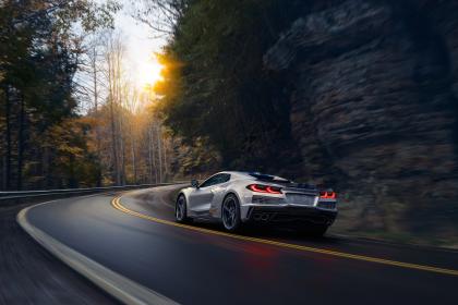 Μάθετε τα πάντα για την υβριδική Corvette