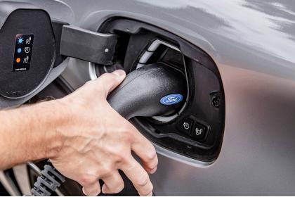 Παραγγείλτε τώρα online το Ford Explorer Plug-In Hybrid