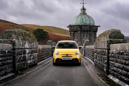 Στην επαρχεία της Βρετανίας με Fiat 500