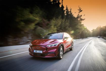 Αποδράστε με τα νέα Ford Ranger Raptor και Mustang Mach-E 