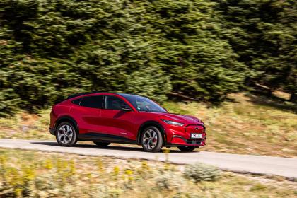 Αποδράστε με τα νέα Ford Ranger Raptor και Mustang Mach-E 