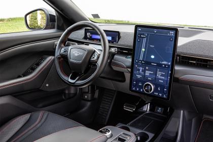 Αποδράστε με τα νέα Ford Ranger Raptor και Mustang Mach-E 