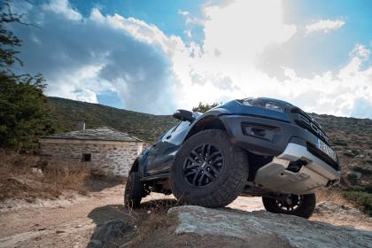 Αποδράστε με τα νέα Ford Ranger Raptor και Mustang Mach-E 