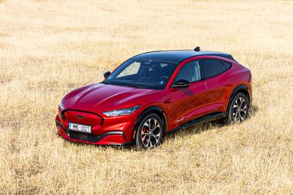 Ford Mustang Mach-E AWD 351Ps