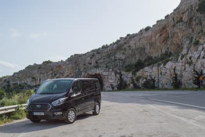Ford Tourneo Custom L1 Plug-in Hybrid 125Ps
