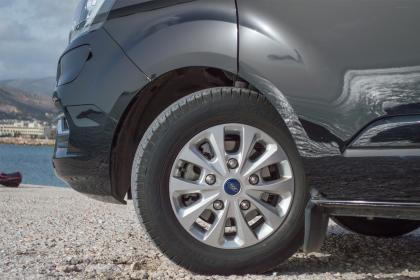 Ford Tourneo Custom L1 Plug-in Hybrid 125Ps