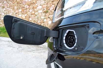 Ford Tourneo Custom L1 Plug-in Hybrid 125Ps