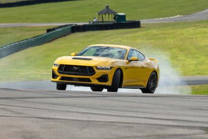 Με το νέο ηλεκτρονικό drift brake, θα ντριφτάρουν και οι… μητέρες μας