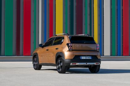 H Fiat παρουσίασε το υβριδικό Grande Panda