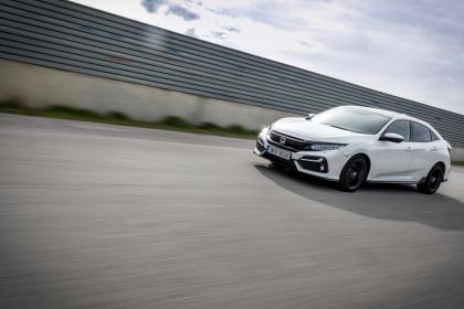Honda Civic 1.5 V-TEC Turbo CVT 182Ps
