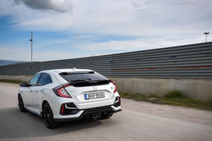 Honda Civic 1.5 V-TEC Turbo CVT 182Ps