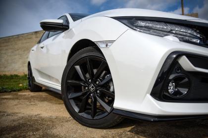 Honda Civic 1.5 V-TEC Turbo CVT 182Ps