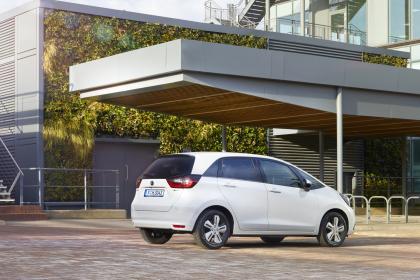 Οδηγούμε το νέο Honda Jazz e:HEV