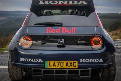 Honda e με bodykit