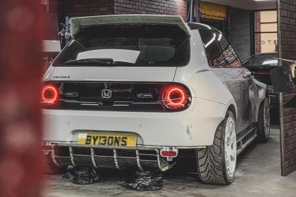 Honda e με bodykit