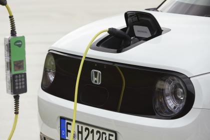 Οδηγούμε το νέο Honda e