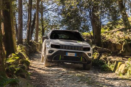 Διαθέσιμο στην Ελλάδα το νέο Jeep Avenger 4xe (+τιμή)