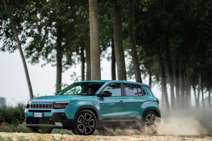 Η γκάμα του Jeep Avenger μεγαλώνει