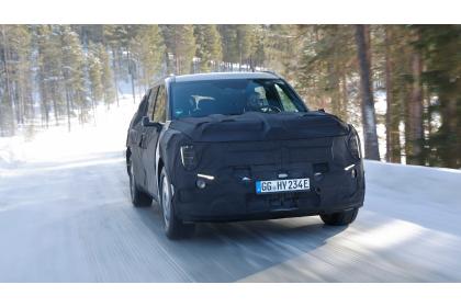 Το Kia EV9 σε χειμερινές δοκιμές στο Arjeplog της Σουηδίας