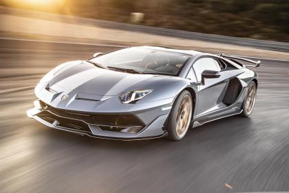 Νέος οδηγός με… Lamborghini Aventador SVJ