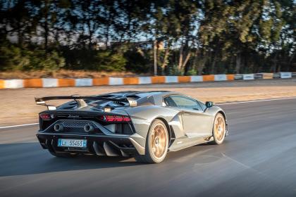 Νέος οδηγός με… Lamborghini Aventador SVJ